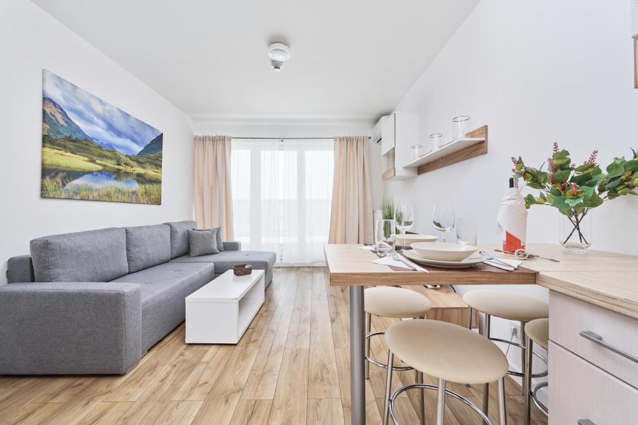 Apartment Krakowska 39 With Ac & Parking & Loggia Wroclaw By Noclegi Renters Exterior foto